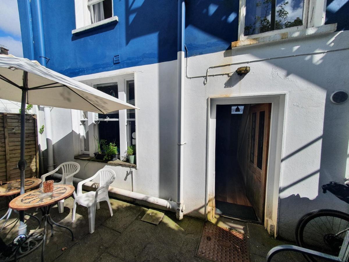 The Grapevine Hostel ディングル エクステリア 写真