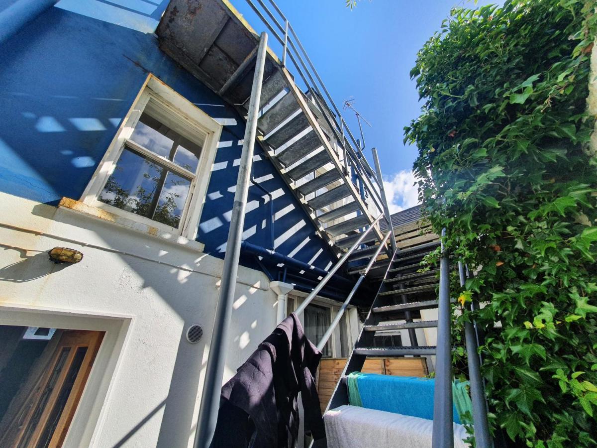 The Grapevine Hostel ディングル エクステリア 写真